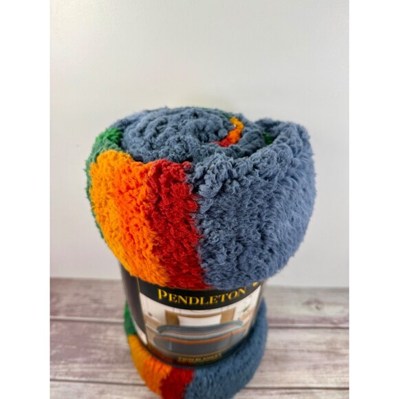 SOLD***NWT Pendleton Serape Stripe Blue Blanket Plush Manta Twin 66” x 92” - Picture 9 of 12